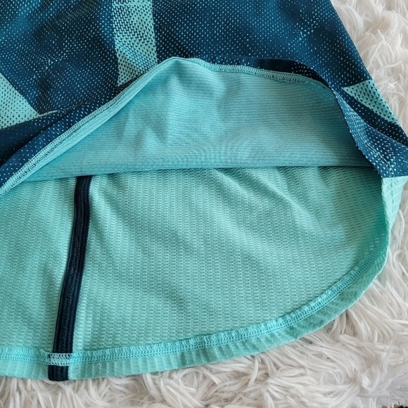 Under Armour Women's Athletic Tank - Picture 4 of 4